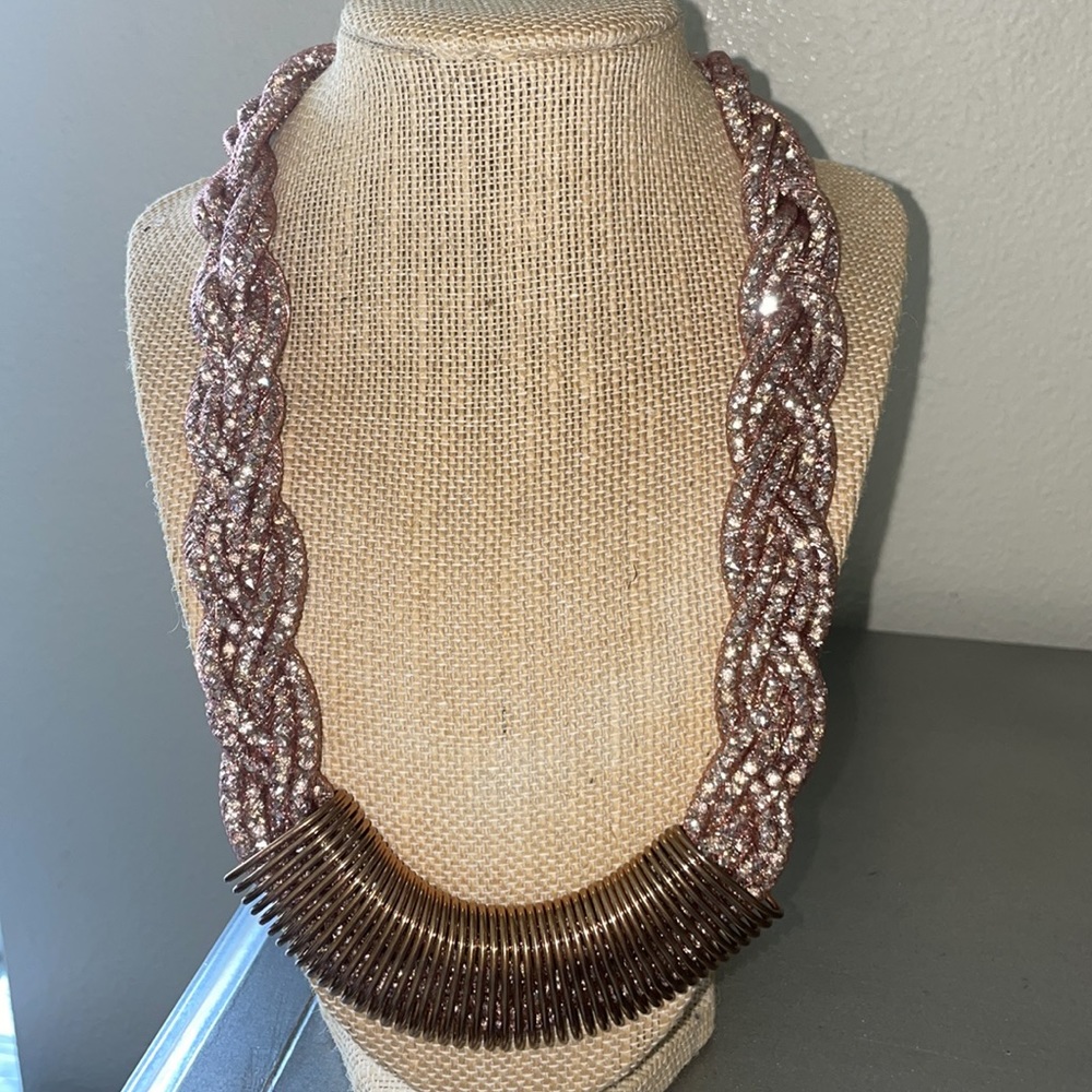 Pink/ rose Fashion necklace